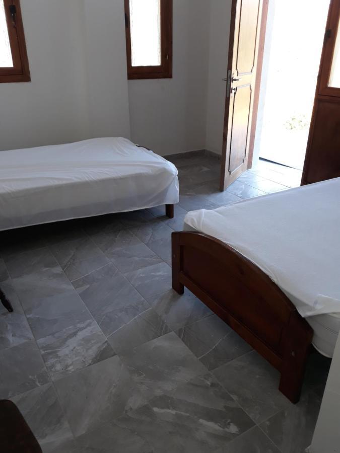 Extreme View Cafe And Rooms To Let Prastio  외부 사진