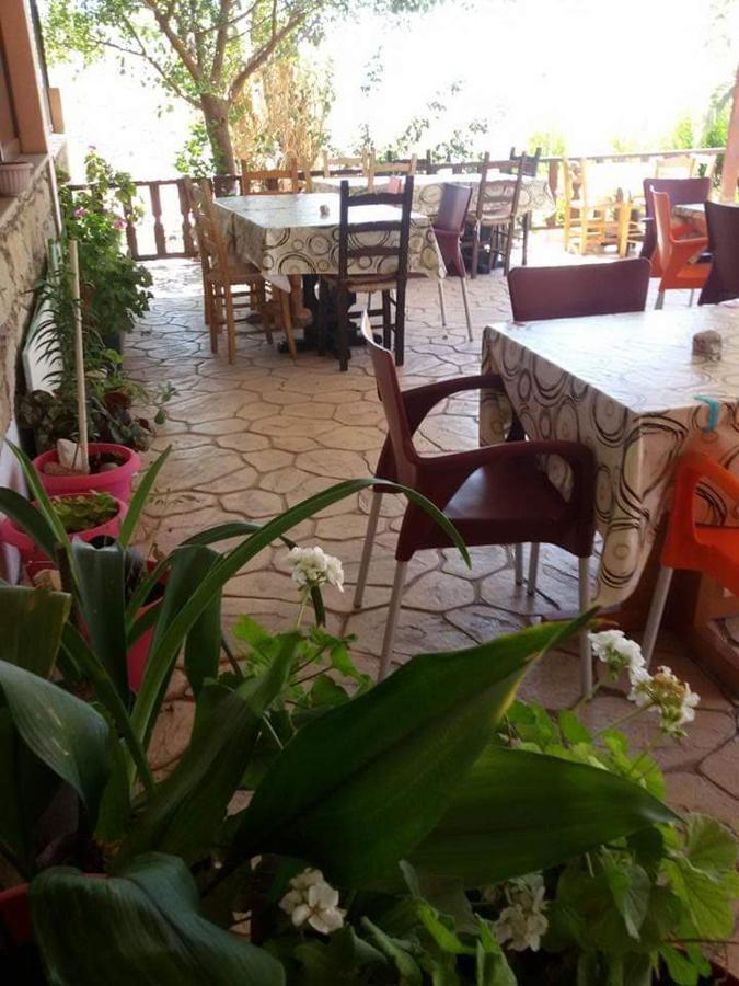 Extreme View Cafe And Rooms To Let Prastio  외부 사진