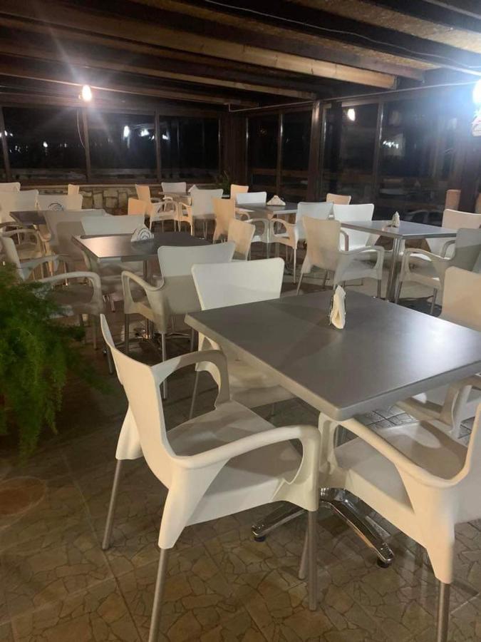 Extreme View Cafe And Rooms To Let Prastio  외부 사진
