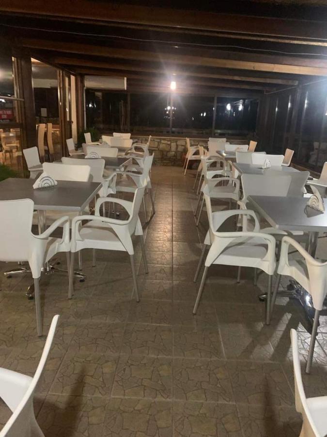 Extreme View Cafe And Rooms To Let Prastio  외부 사진
